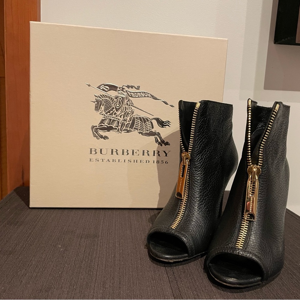 Burberry peep toe ankle bootie, black, good zipper, size 37.